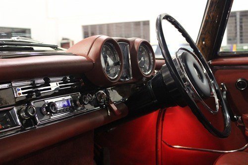 1970 Mercedes 280SE Ineterior