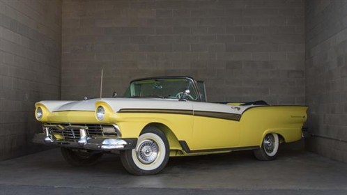Ford Sunliner 1957 Mecum